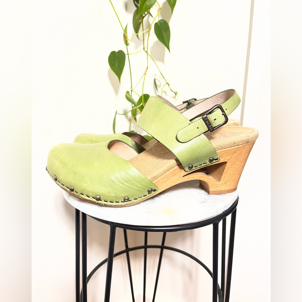 Dansko Green Leather Slingback Clogs - Picture 5 of 9